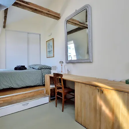 Stylish Attic Conversion Paris Extérieur photo